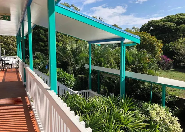 Tropical Palms Resort & 4Wd Hire