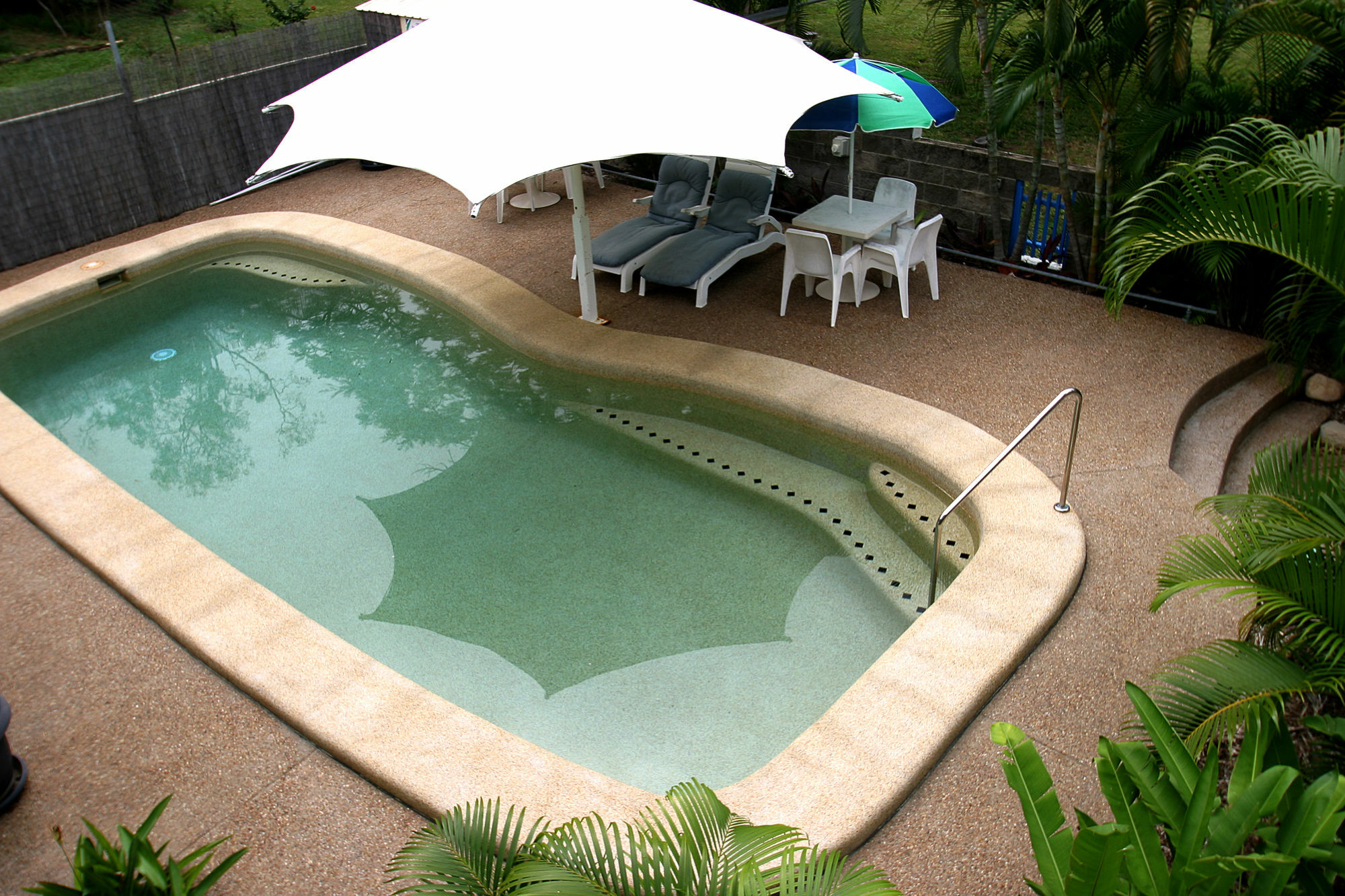 Motel Tropical Palms & 4wd Hire 3*